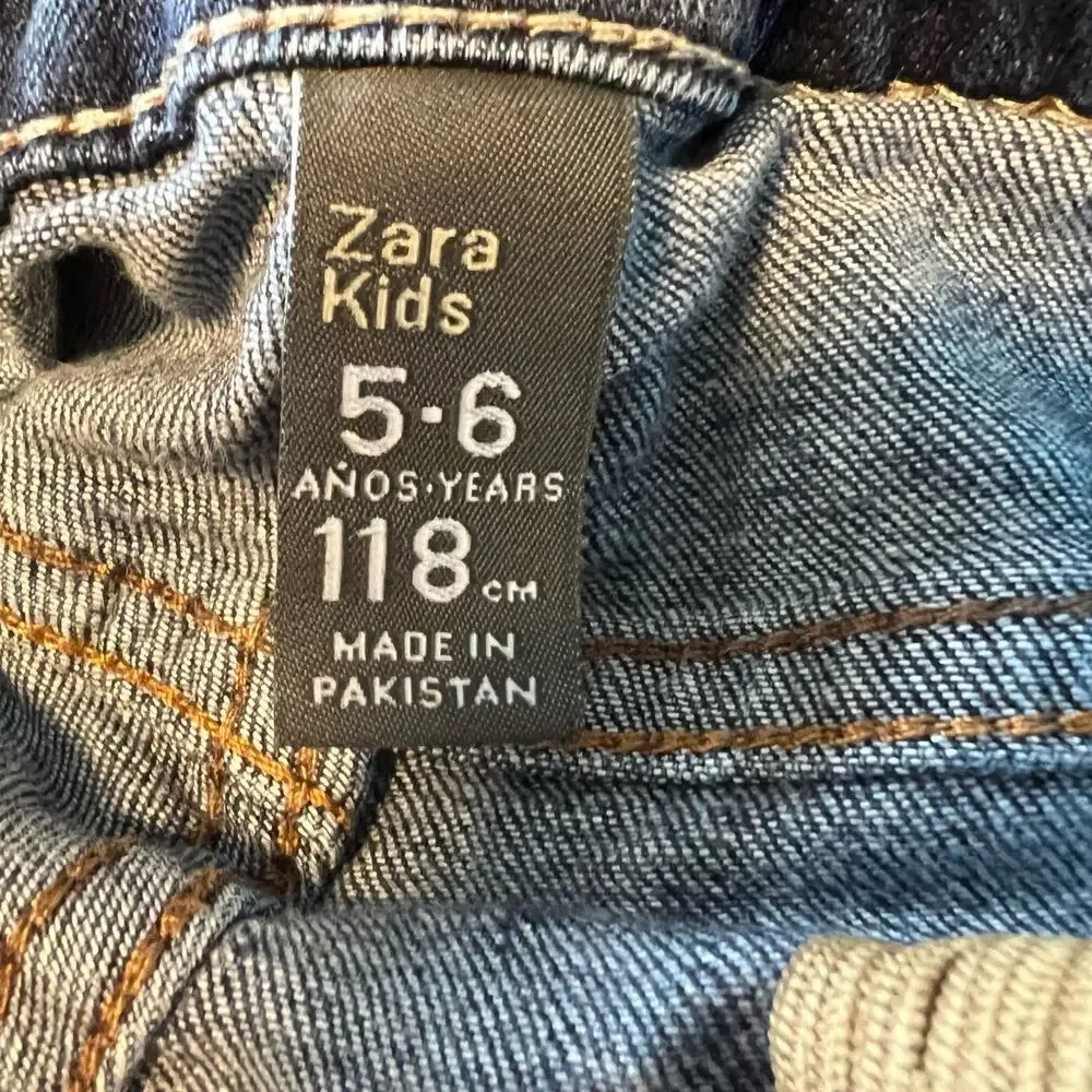 Zara Kids Jeans 5/6 Unisex‎ Distressed